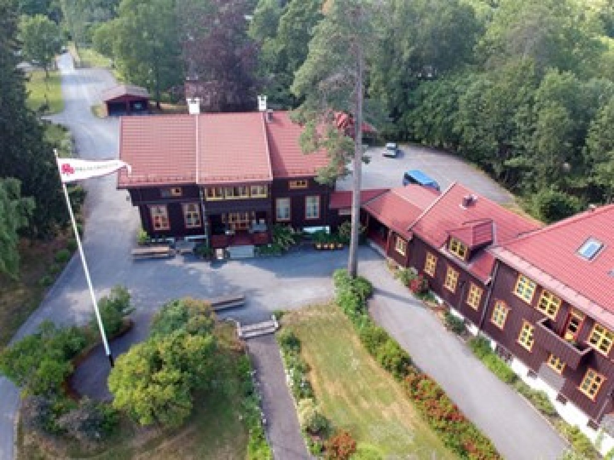 hovedhuset på brusetkollen hvor administrasjonen holder til